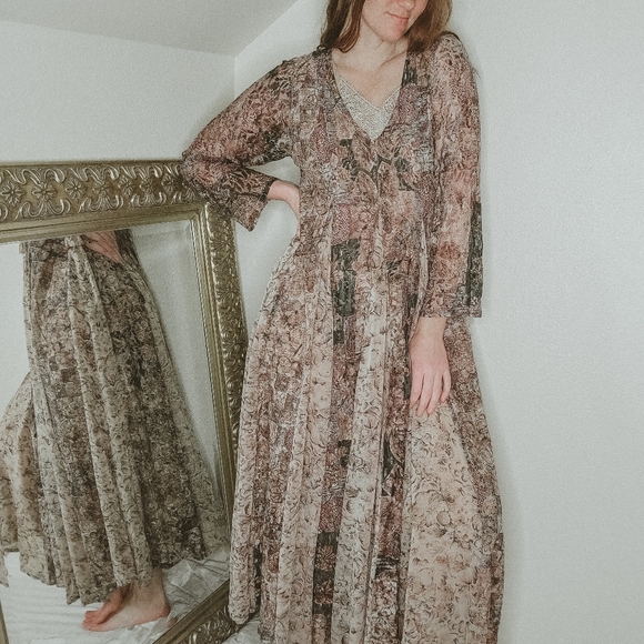 Vintage Maxi Dress - Picture 3 of 11